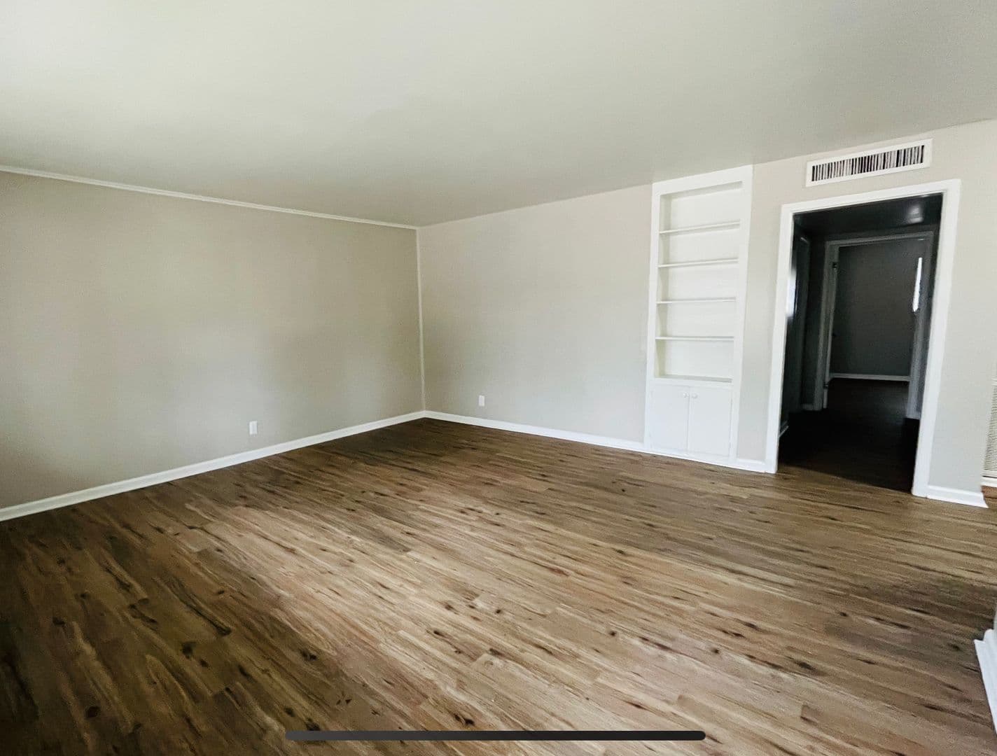 TXSMN Sussex Manor Apartments 1 of 6
