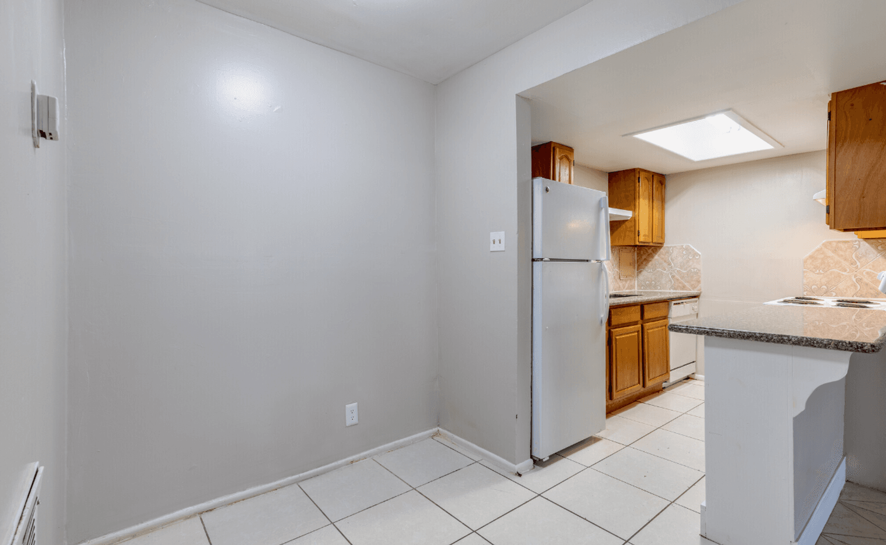 TXSMN Sussex Manor Apartments 1 of 3