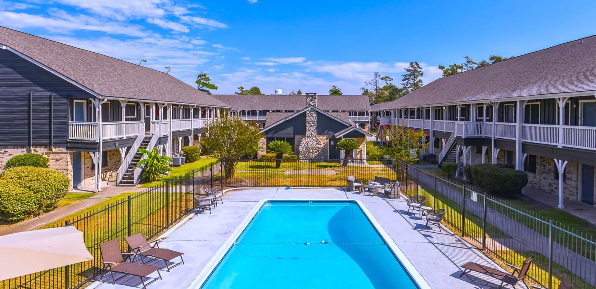 TXSMN Sussex Manor Apartments 1 of 8