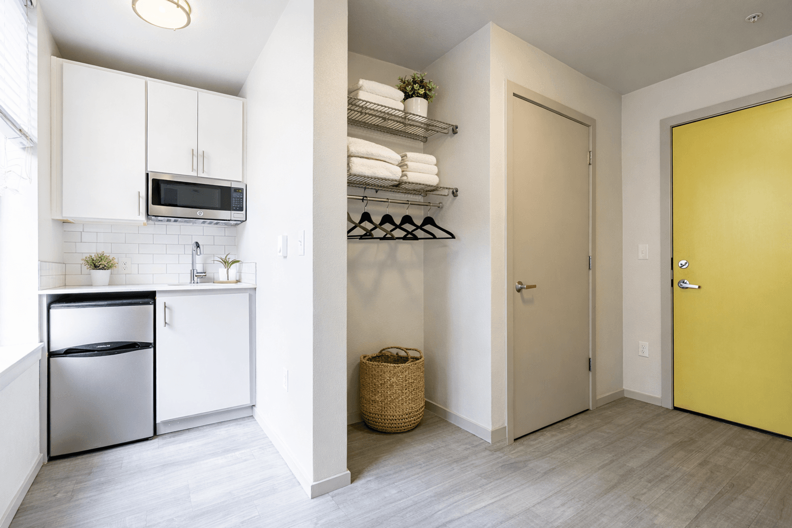 Alcove Northwest 1 of 8