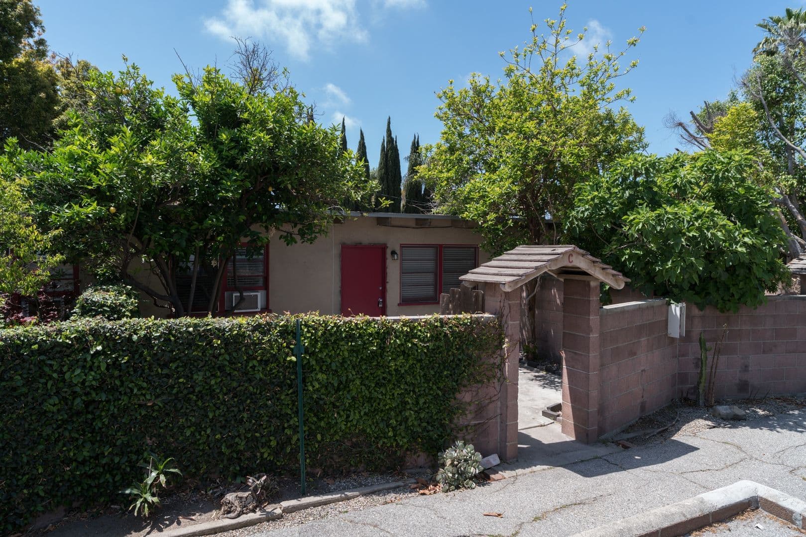 ~ Beautiful and Spacious 1 bd/1bath in Santa Monica ~ Move in Special 1 of 14