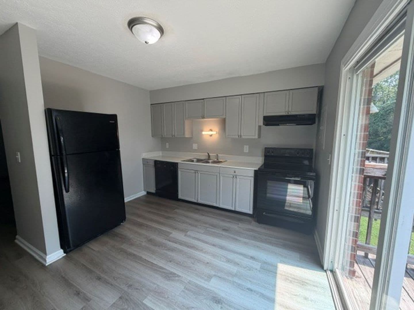 Lexmoor Apartments 1 of 7
