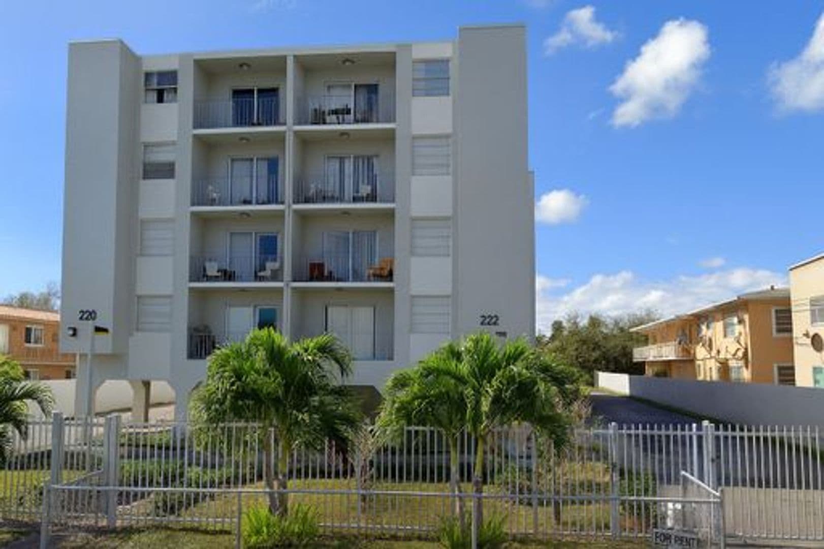 220 SW 17 Ct 1 of 8