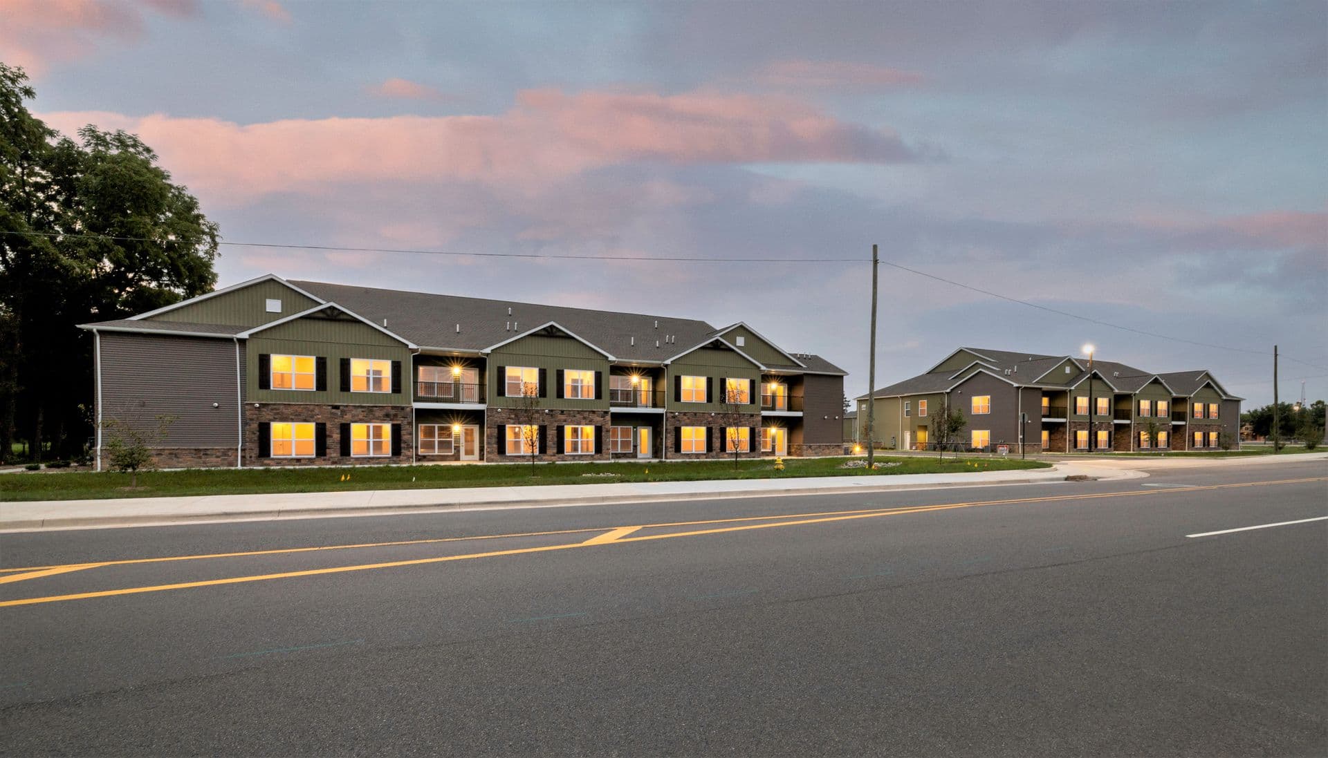 2 Bedroom 1.5 Bathroom Luxury Goshen Apt 1 of 11