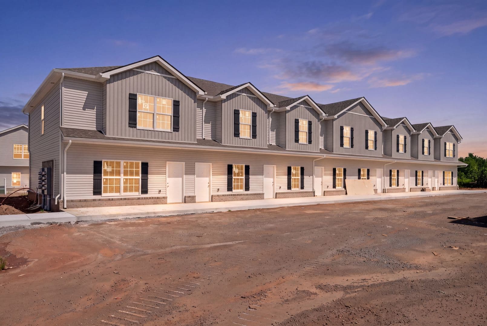 Midtown Place - Summitcrest Dr. - 299 (x72) 1 of 39