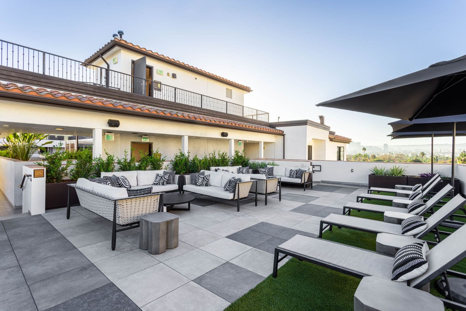 The Estelle | BREF3 1333 ORANGE GROVE LLC 1 of 24