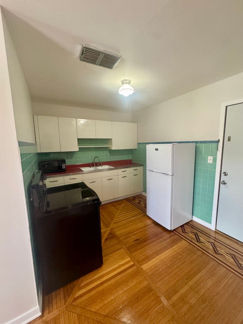 The Sorrento Apartments 1 of 12