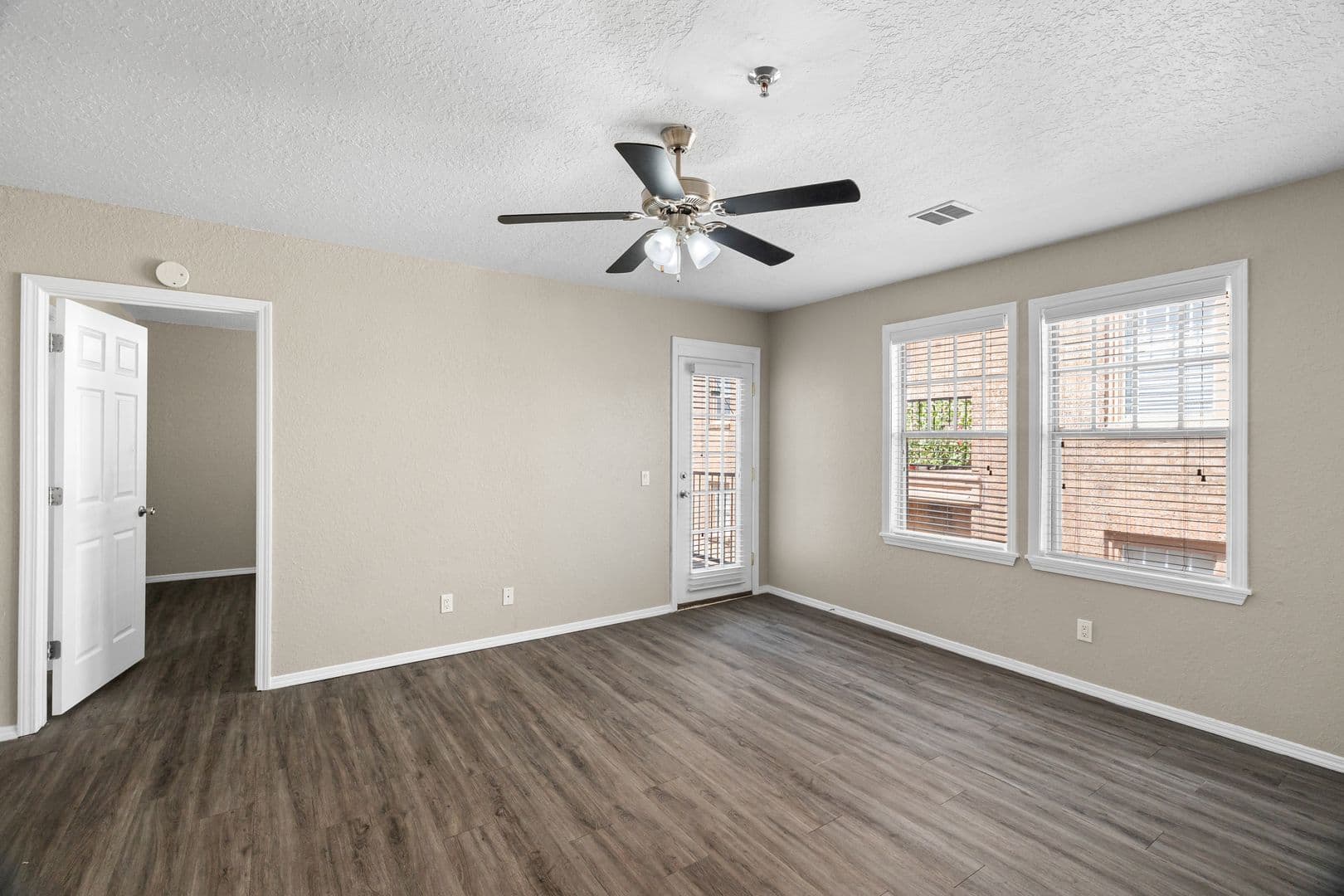 2930 N. Shartel Ave. - The Breighton 1 of 7