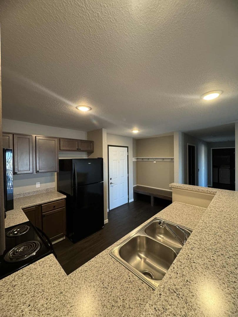 Huntington Village - Sioux Falls LLC 1 of 23