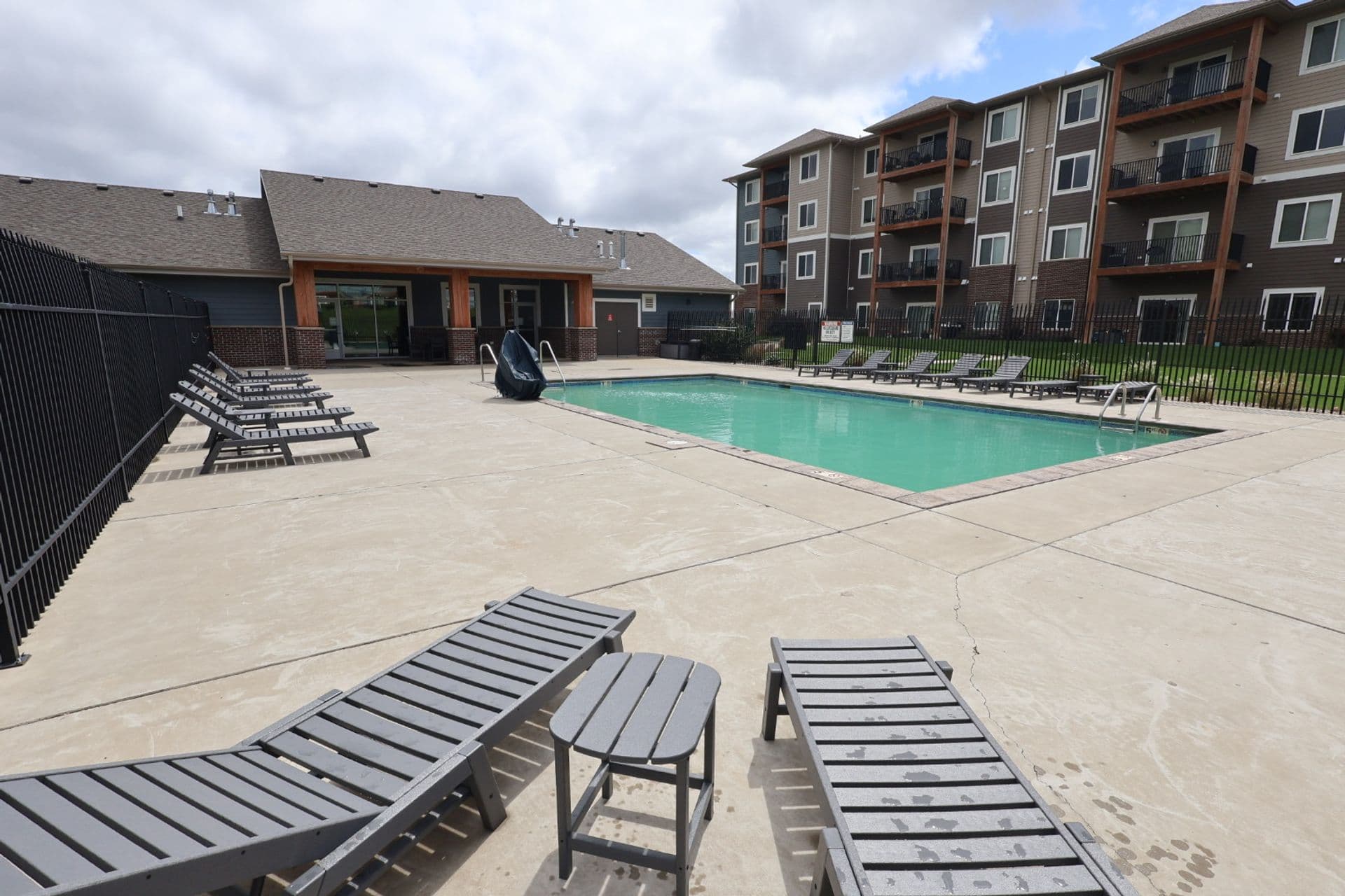 Huntington Village - Sioux Falls LLC 1 of 74