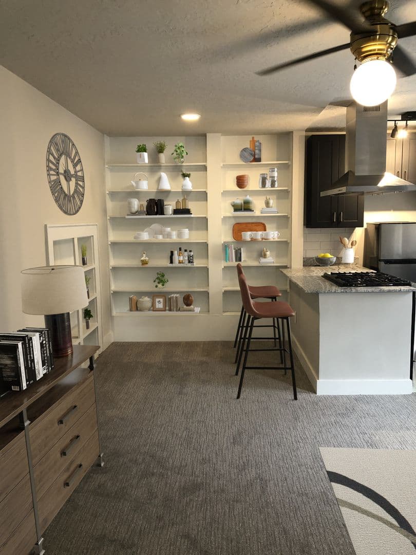 Lincoln Arms Apartments 1 of 11