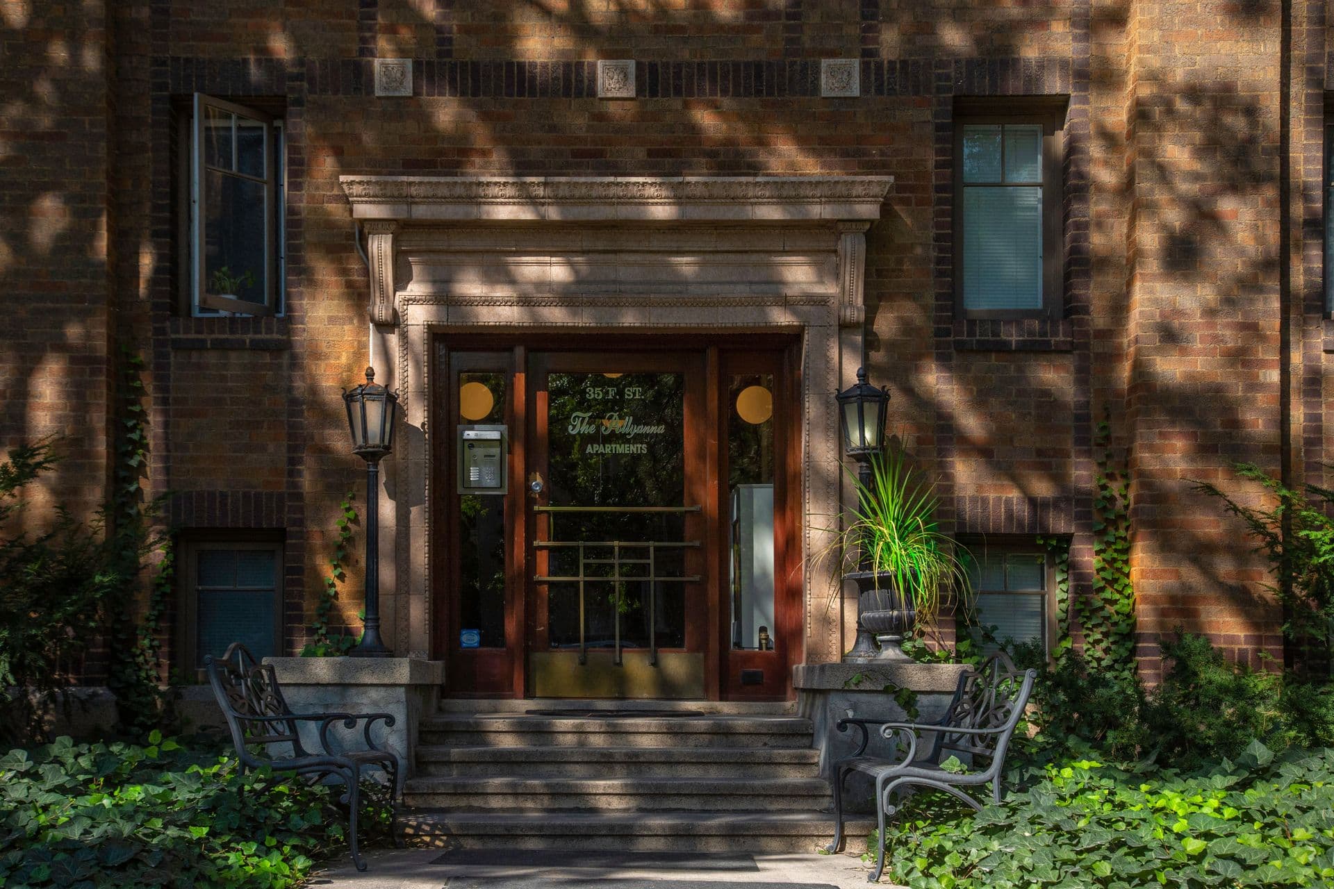Pollyanna Apartments 1 of 8