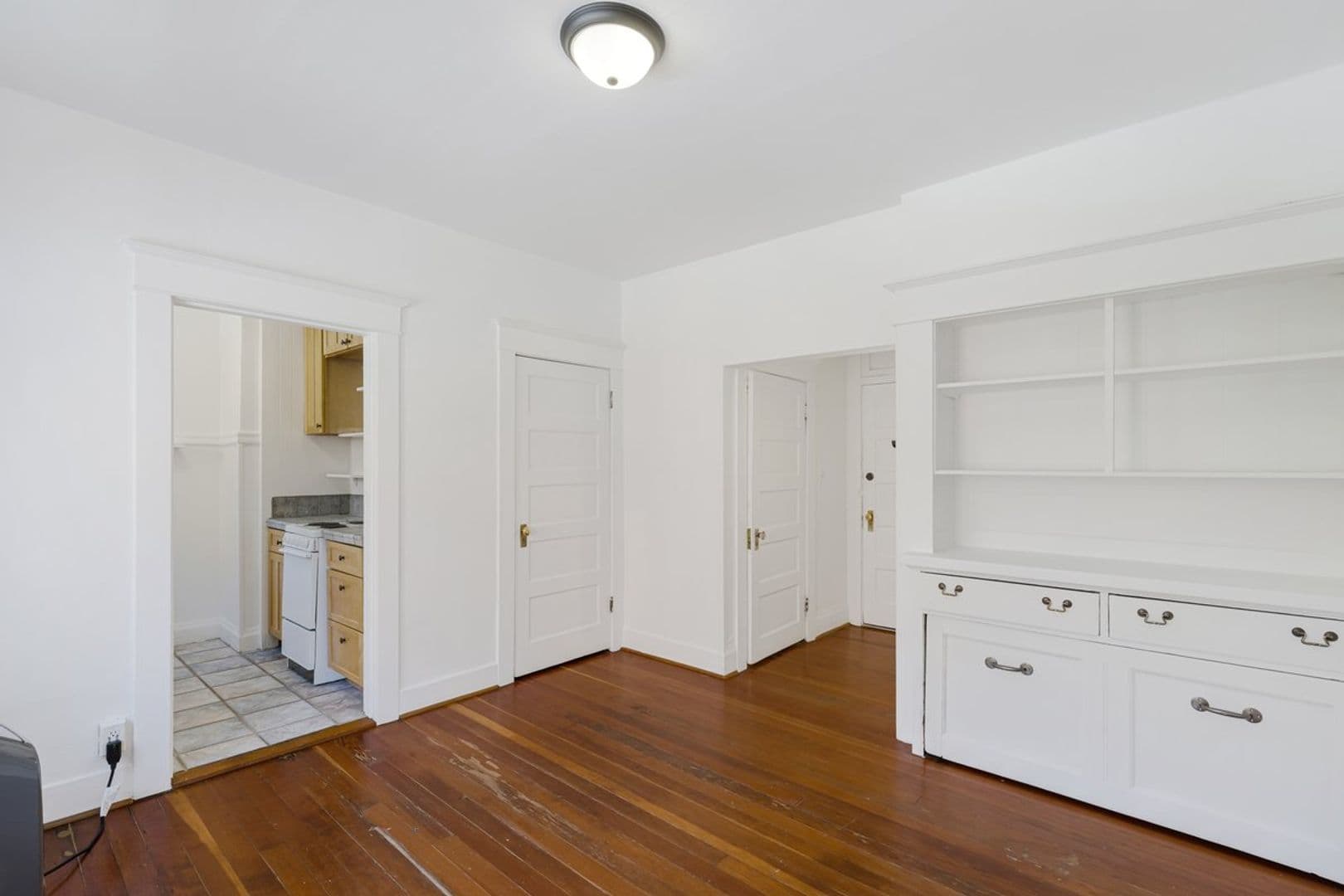CLAND - Cumberland Apts 1 of 13