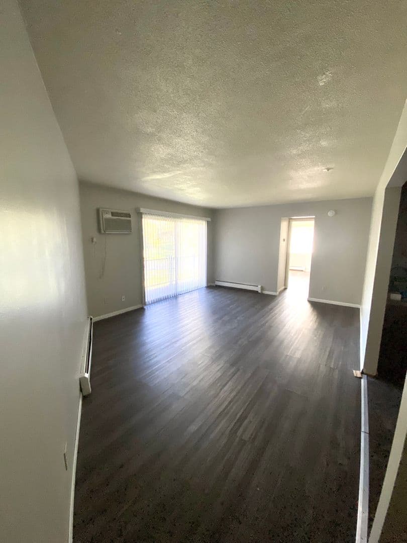 Eagle Crest Apartments 1 of 8