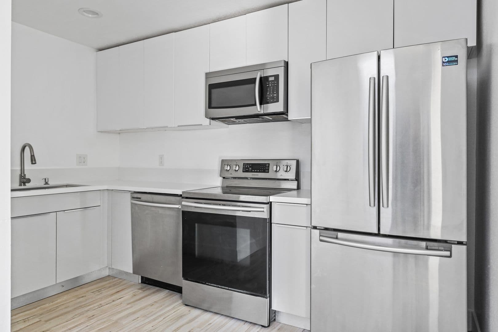 850 N. Van Ness Avenue, LLC 1 of 27