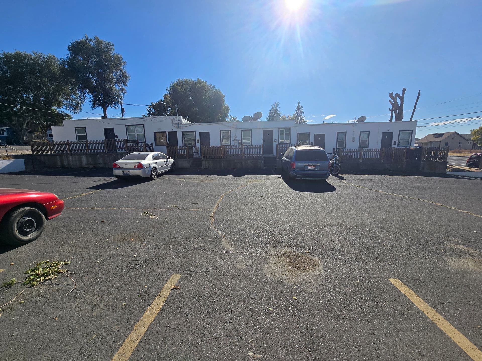 Beautifully Remodeled 1 Bedroom Available 1 of 9