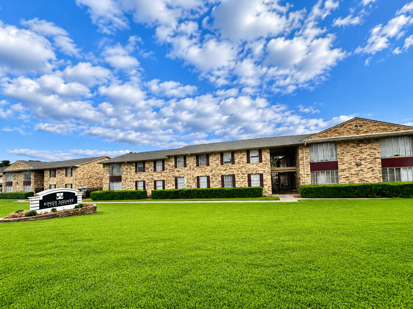 Kings Square Apartments 1 of 10