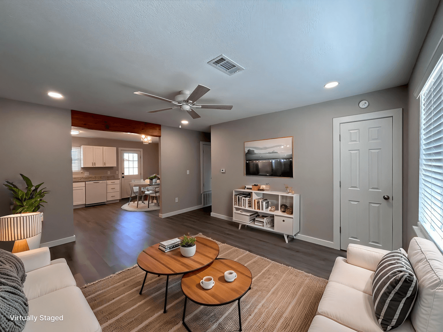 Limited Time Fall Special: Save $750 Off First Month's Rent 1 of 17