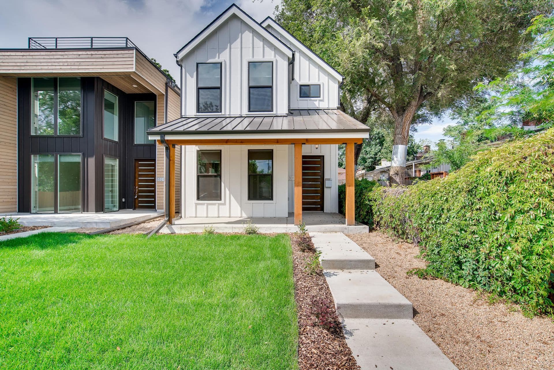 3319-3321 W Moncrieff Pl 1 of 8