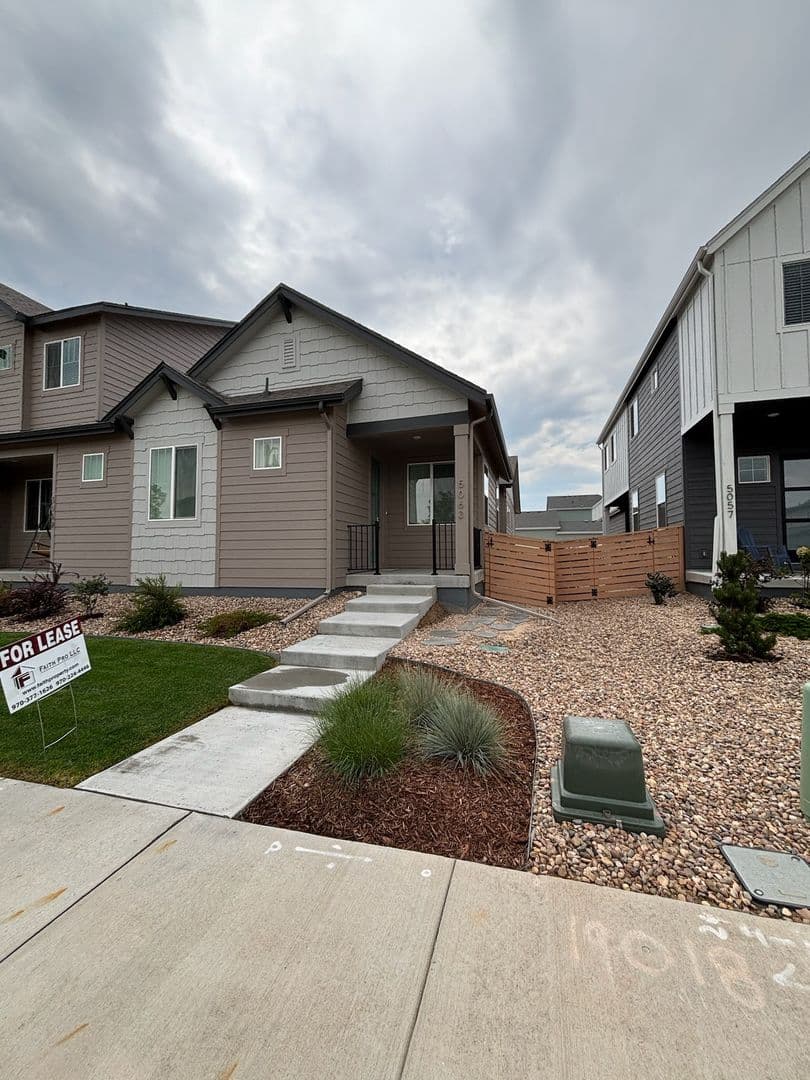 5063 McKinnon Ct 1 of 8