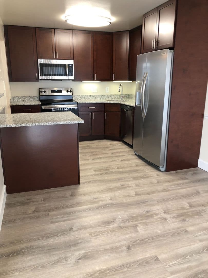 Randolph Square Apartments 1 of 7