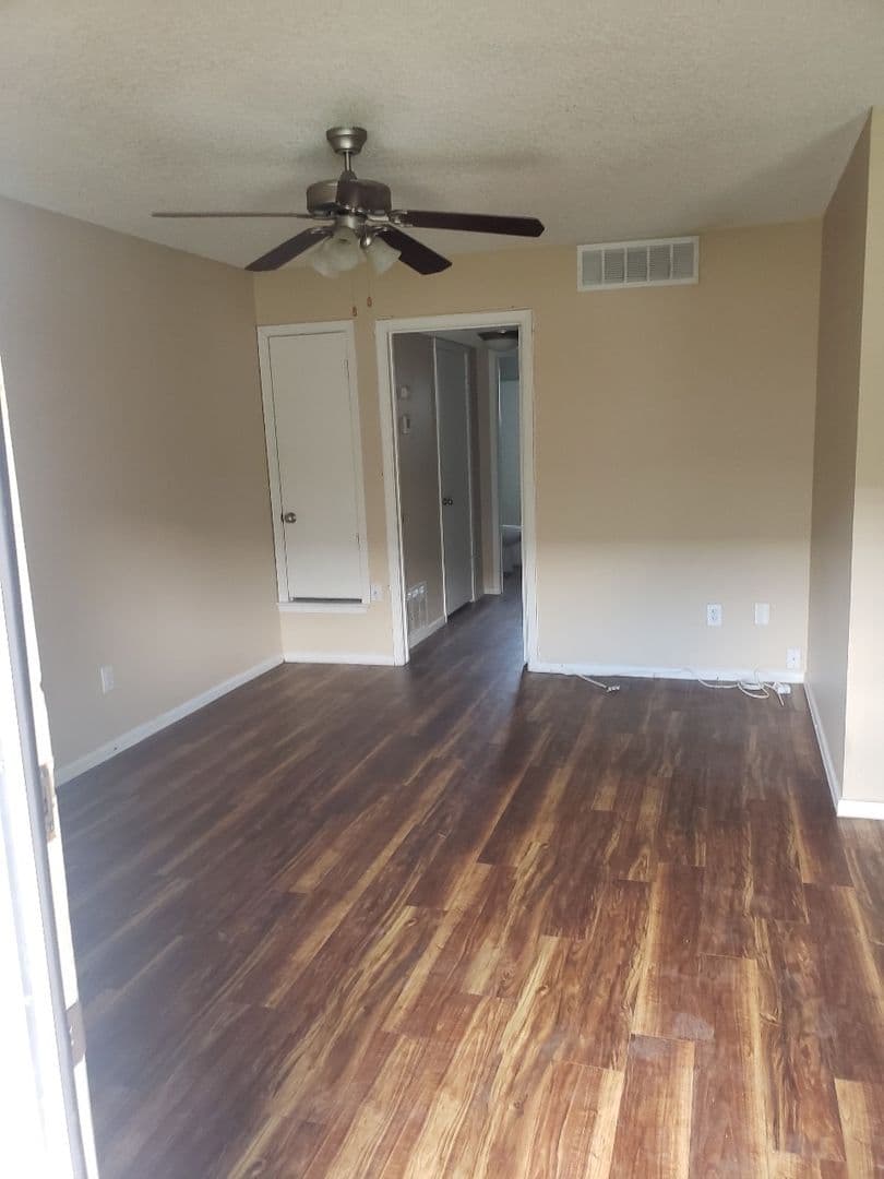 Robinson Manor Apartments 1 of 6