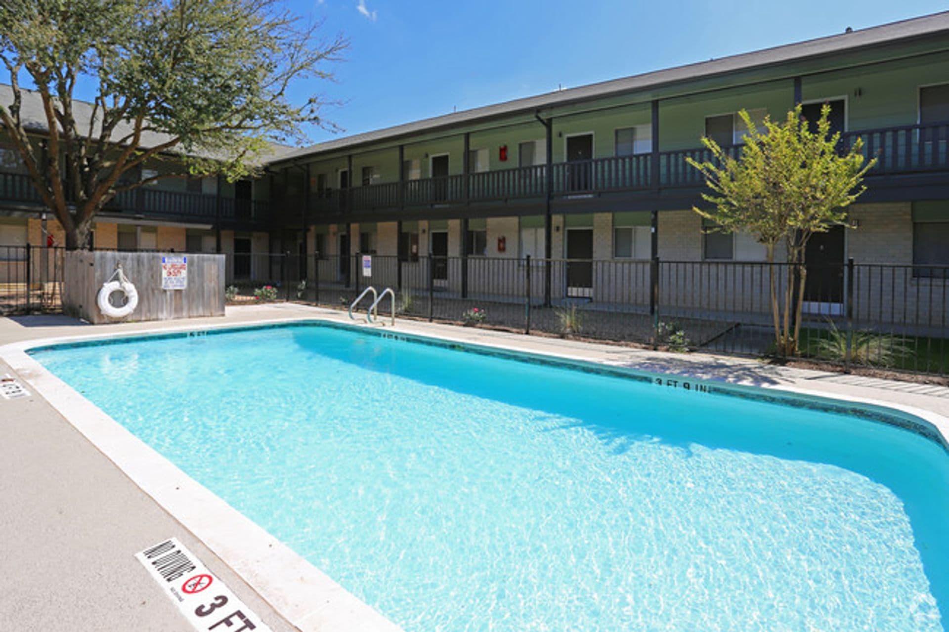 Robinson Manor Apartments 1 of 8
