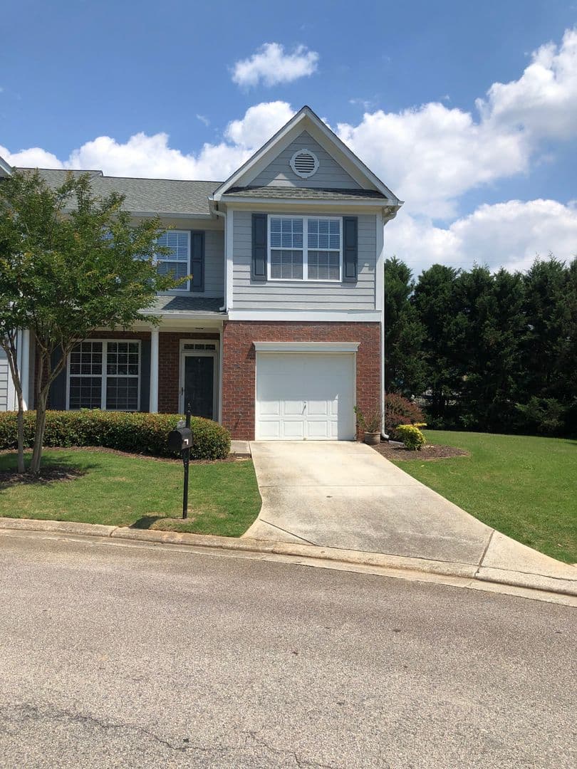 6262 Shoreview 1 of 8