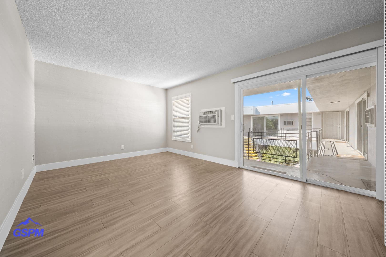 Willow Glen Apartments 1 of 12