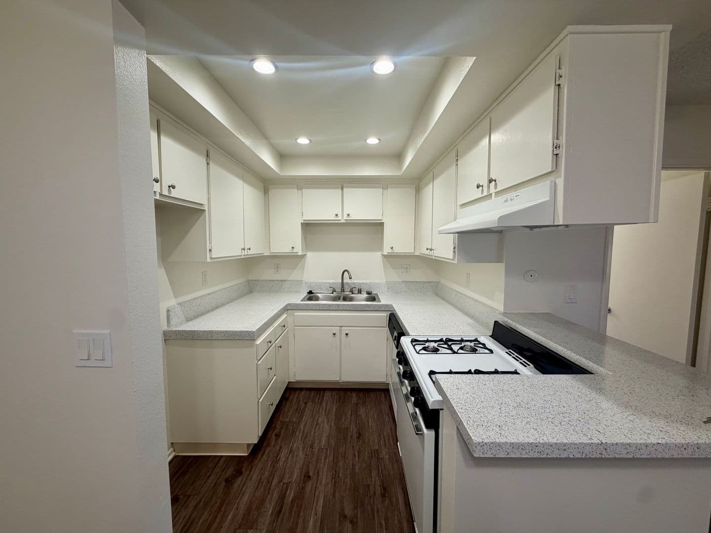171 Mariposa Apartments 1 of 8