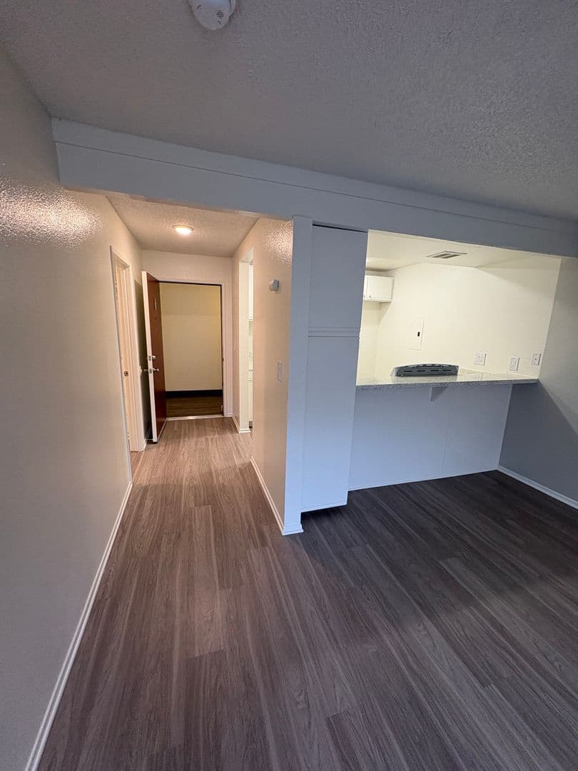 156 Arbor Park Apartments 1 of 5