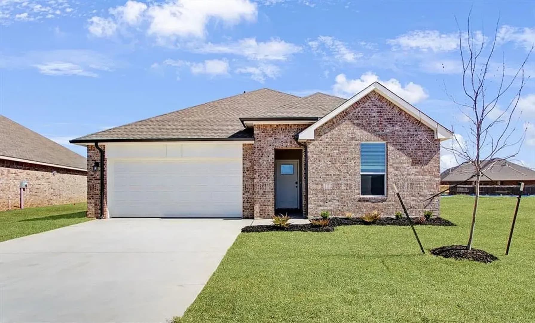 2716 Tracys Manor 1 of 13