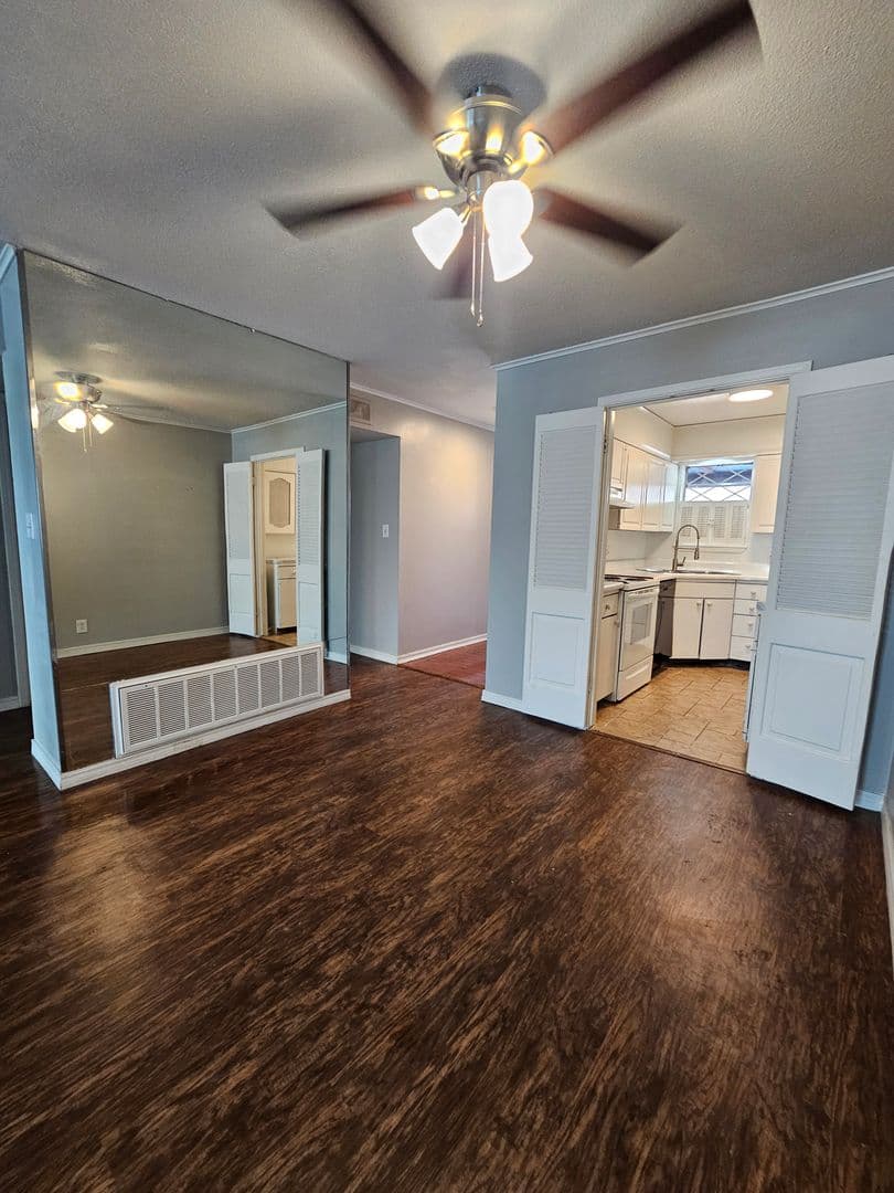 Woodward Park Apartments 1 of 17