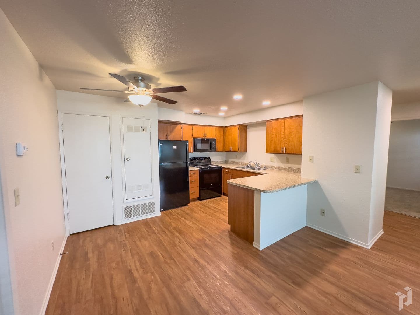 1661 Forest Avenue Apartments 1 of 11