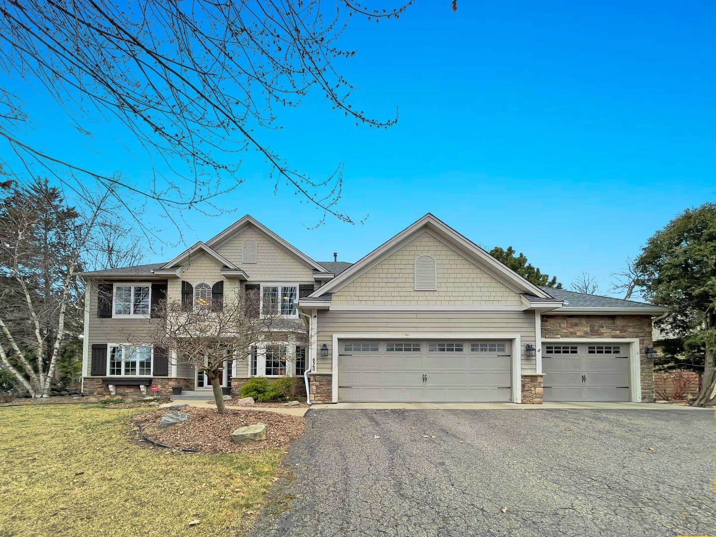 6560 Shadow Lane 1 of 8
