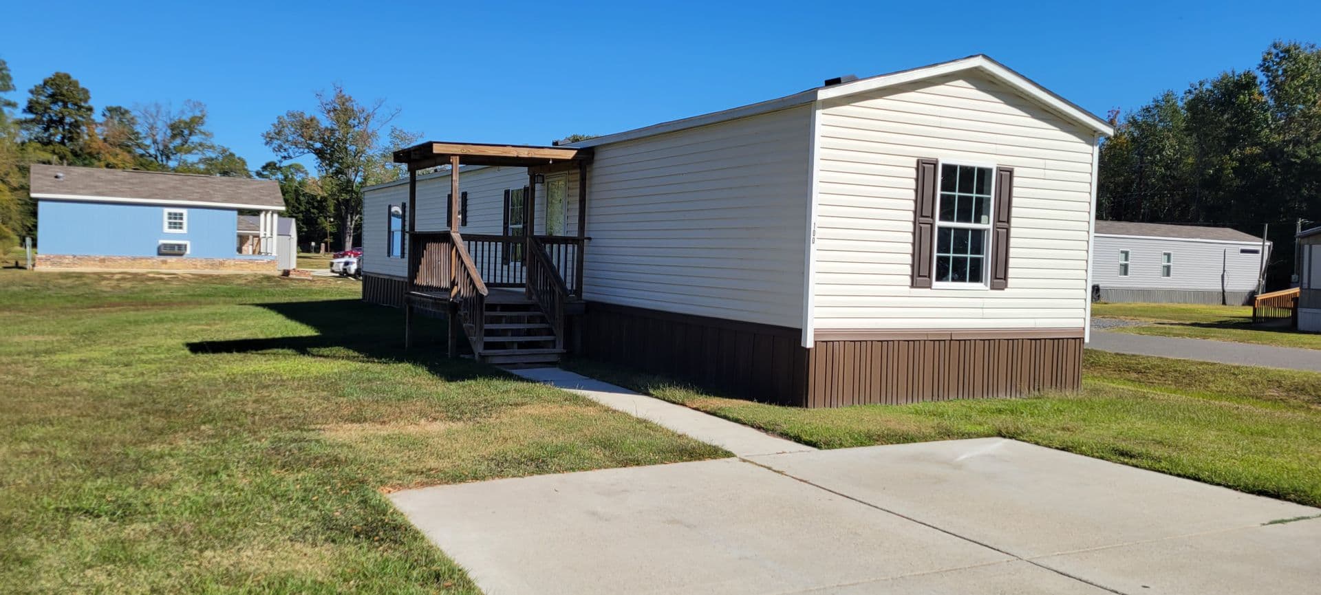Beautiful 3 bedroom/2 bath mobile home in Willow Oak Community, 1 of 8