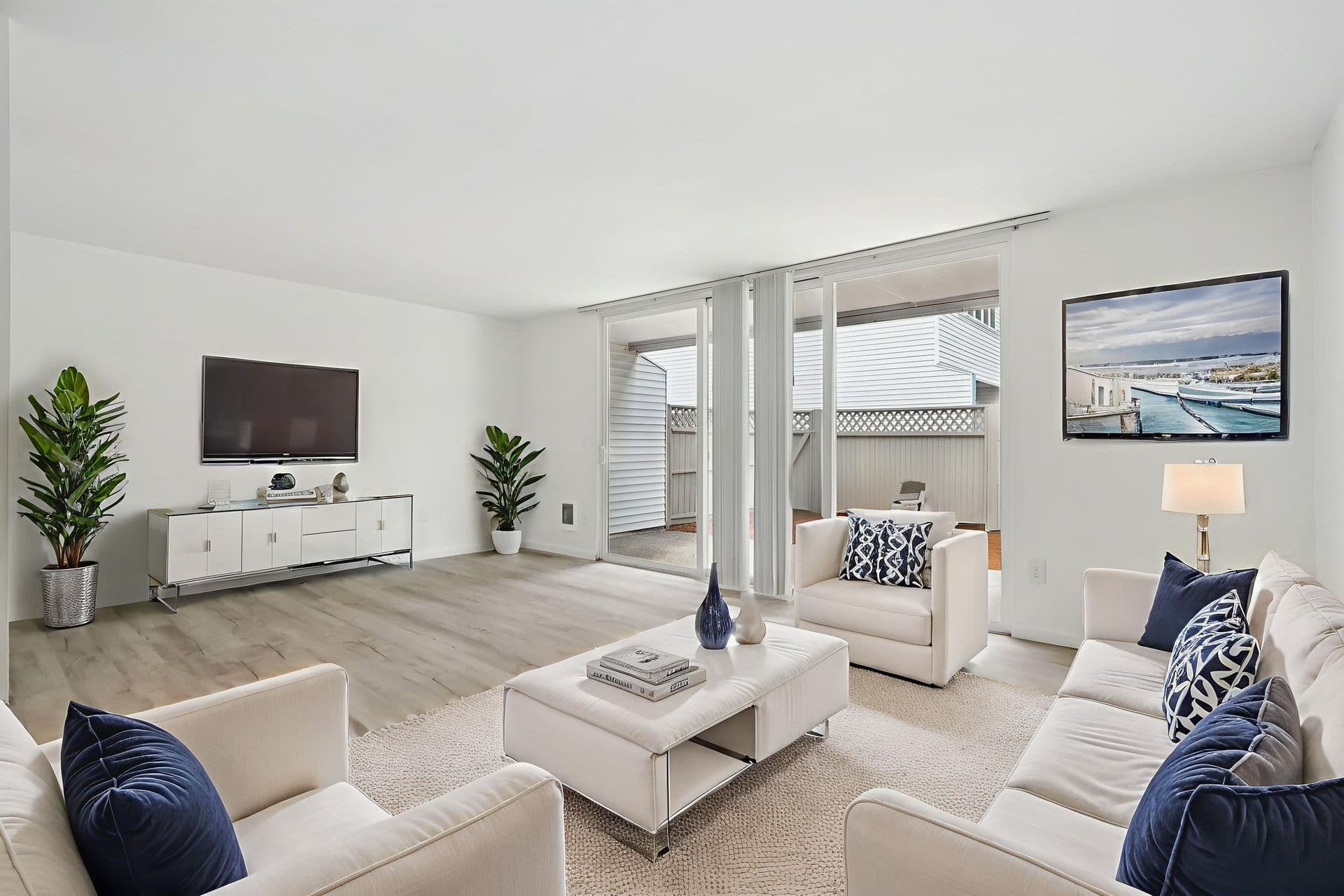 Images Columbia Apartments 1 of 8