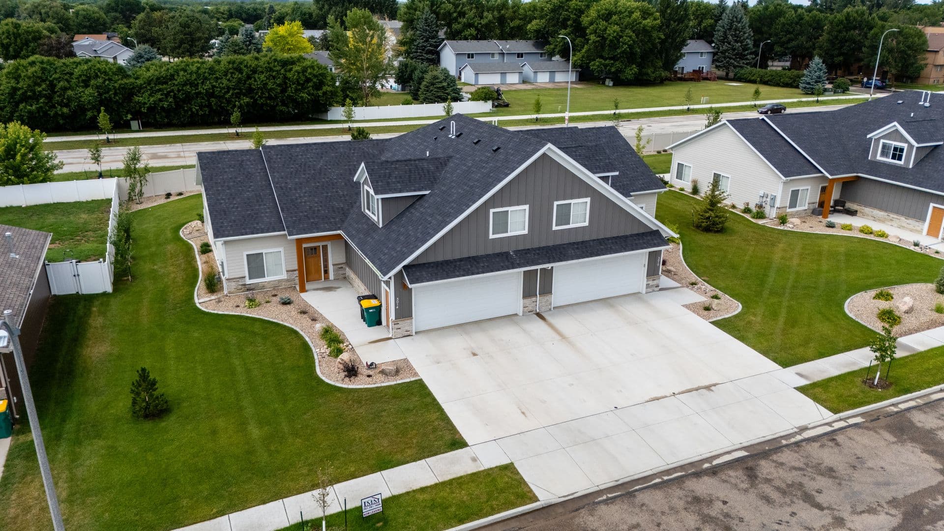 The Earl Twin Homes 1 of 42