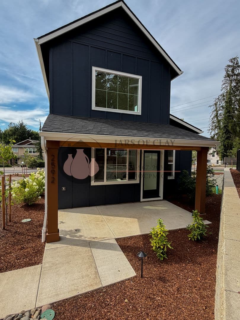 2026-1809 - 2592 - Schurman Cottages 1 of 11