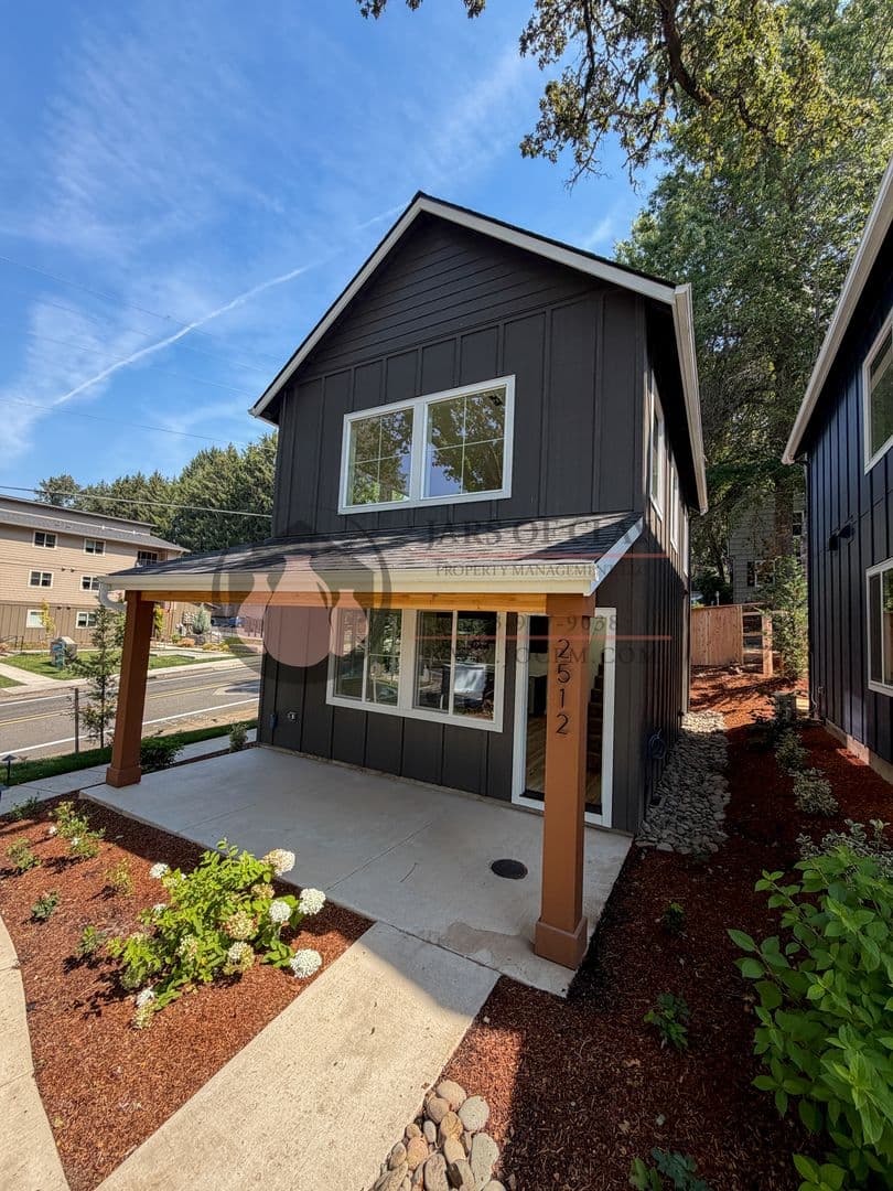 2026-1809 - 2512 - Schurman Cottages 1 of 9