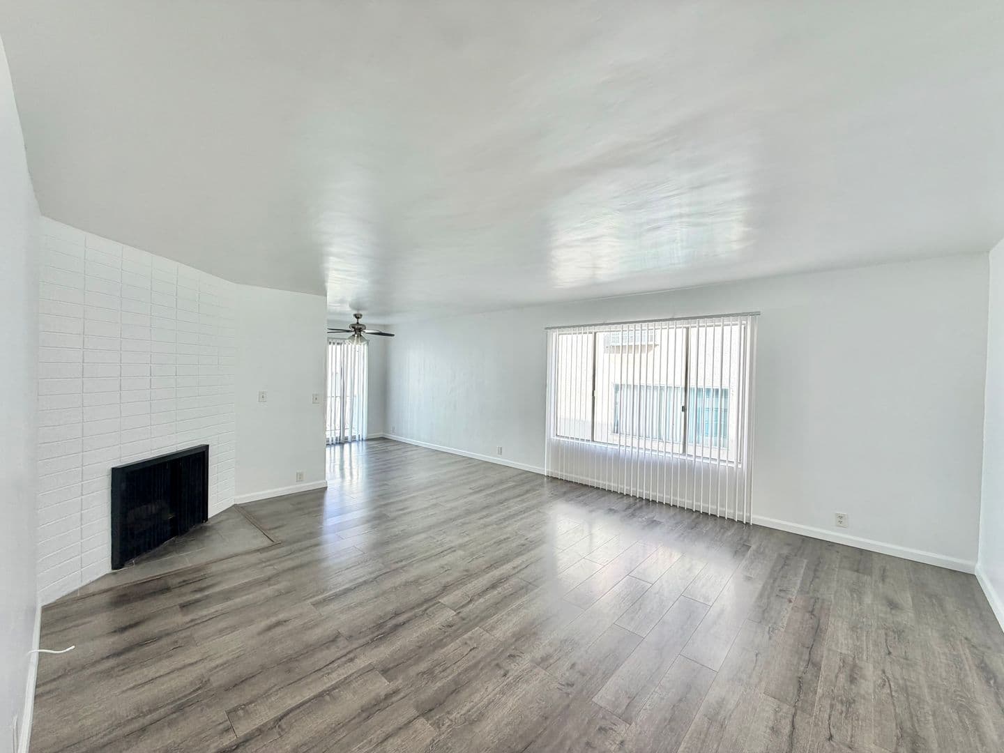 12325 Chandler Blvd 1 of 27