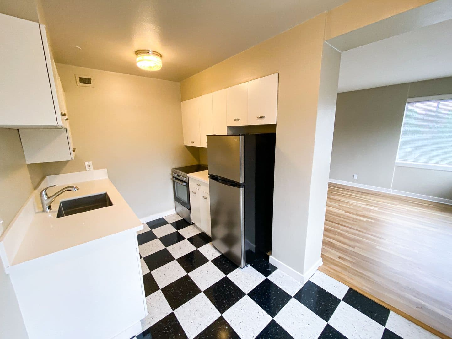 ROSE PLAZA APARTMENTS (RISI01) 1 of 29