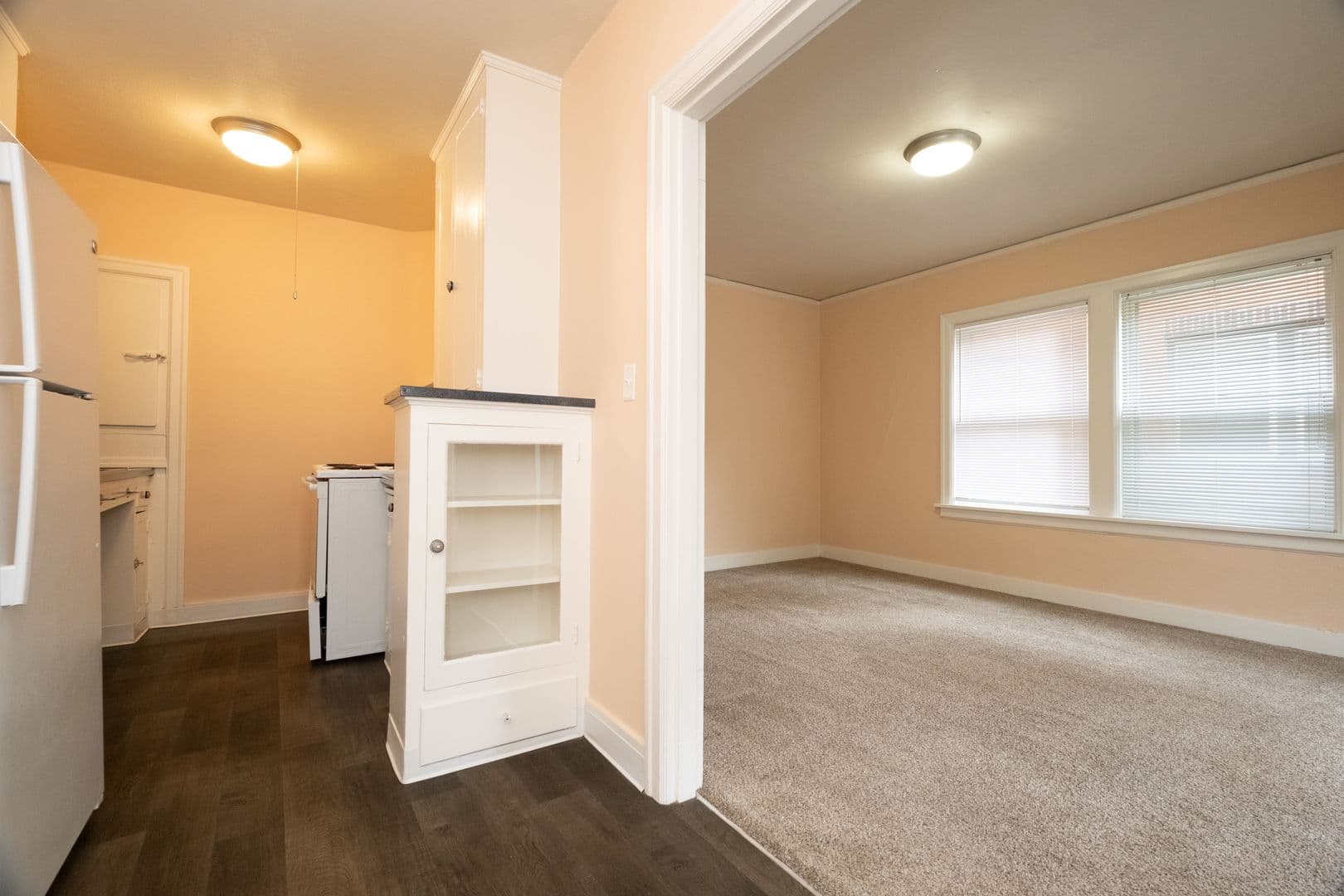 AMHURST APARTMENTS (MOUN02) 1 of 21