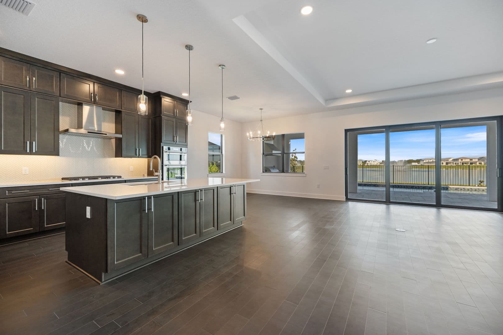 2609 Waterfront Cir 1 of 51