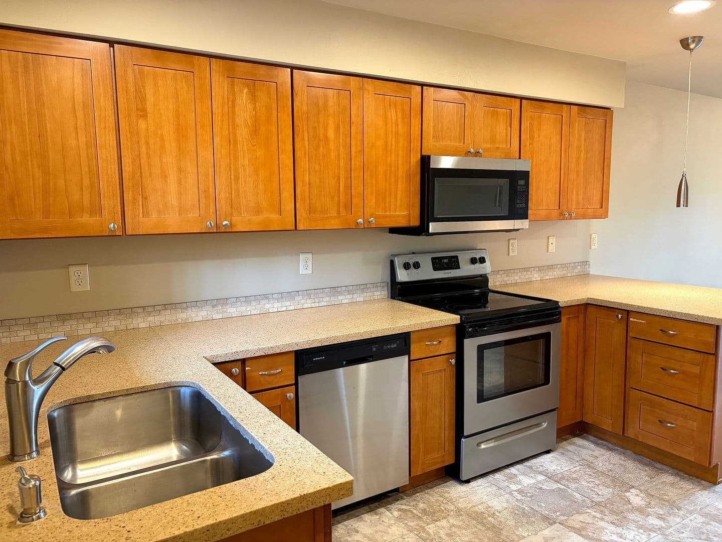 Windsor Place Apartments 1 of 15