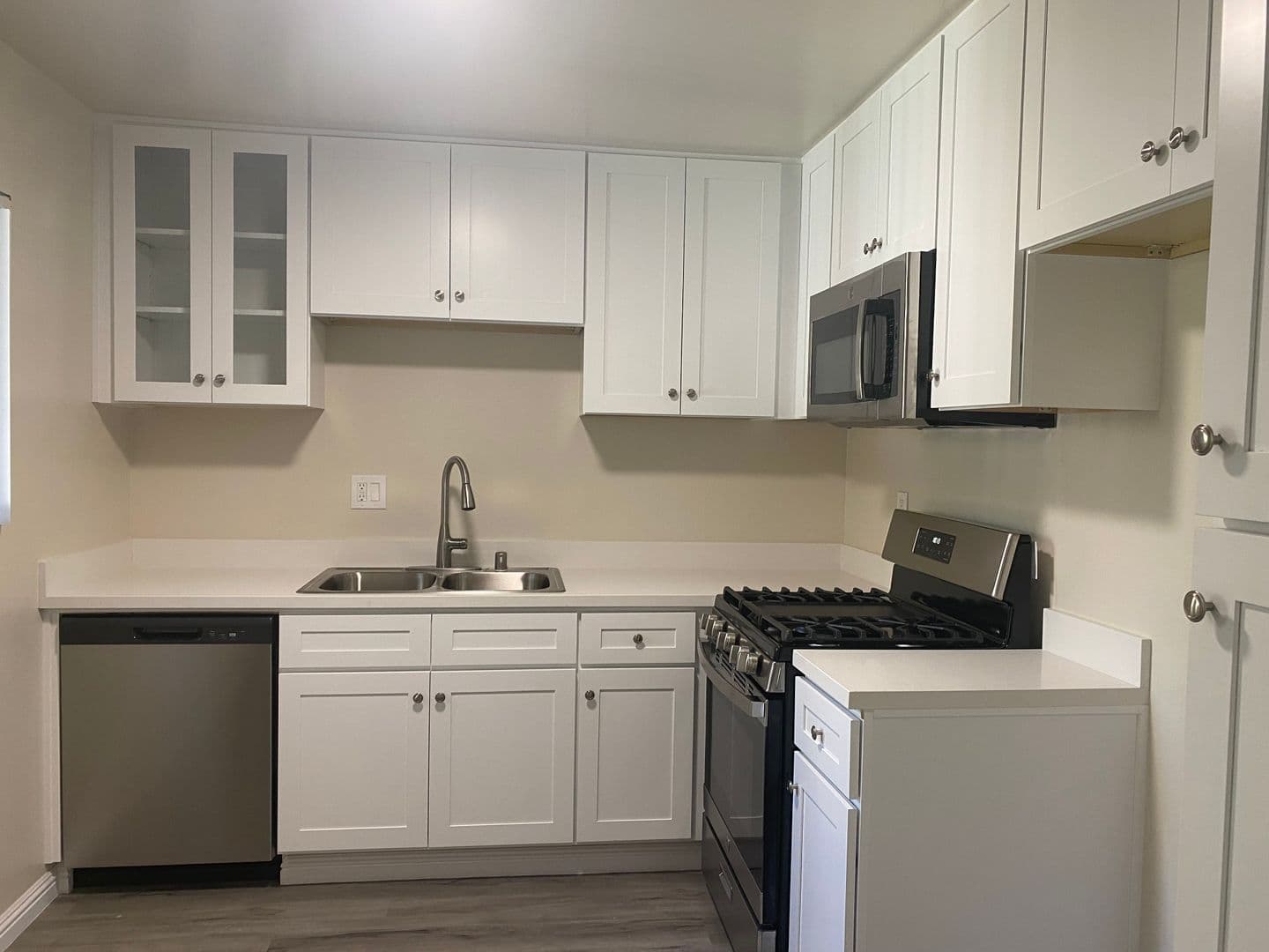 8608 Foothill Blvd (z1450.28) 1 of 8