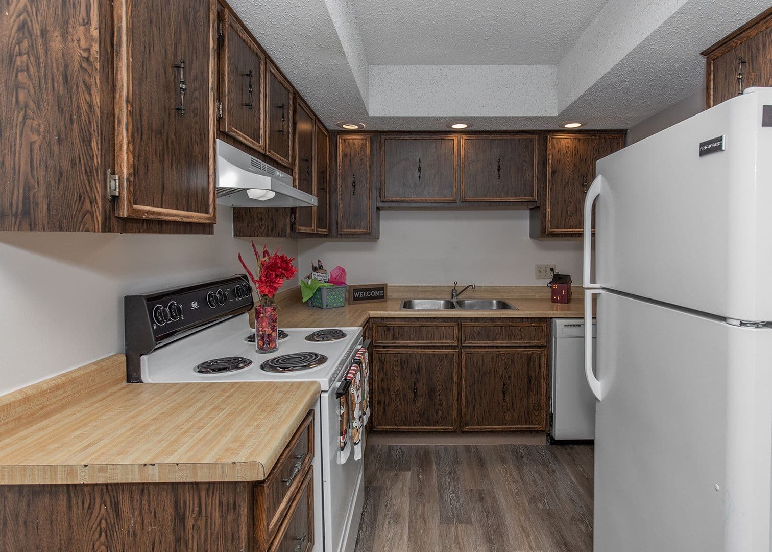 Valley View Apartments 1 of 9