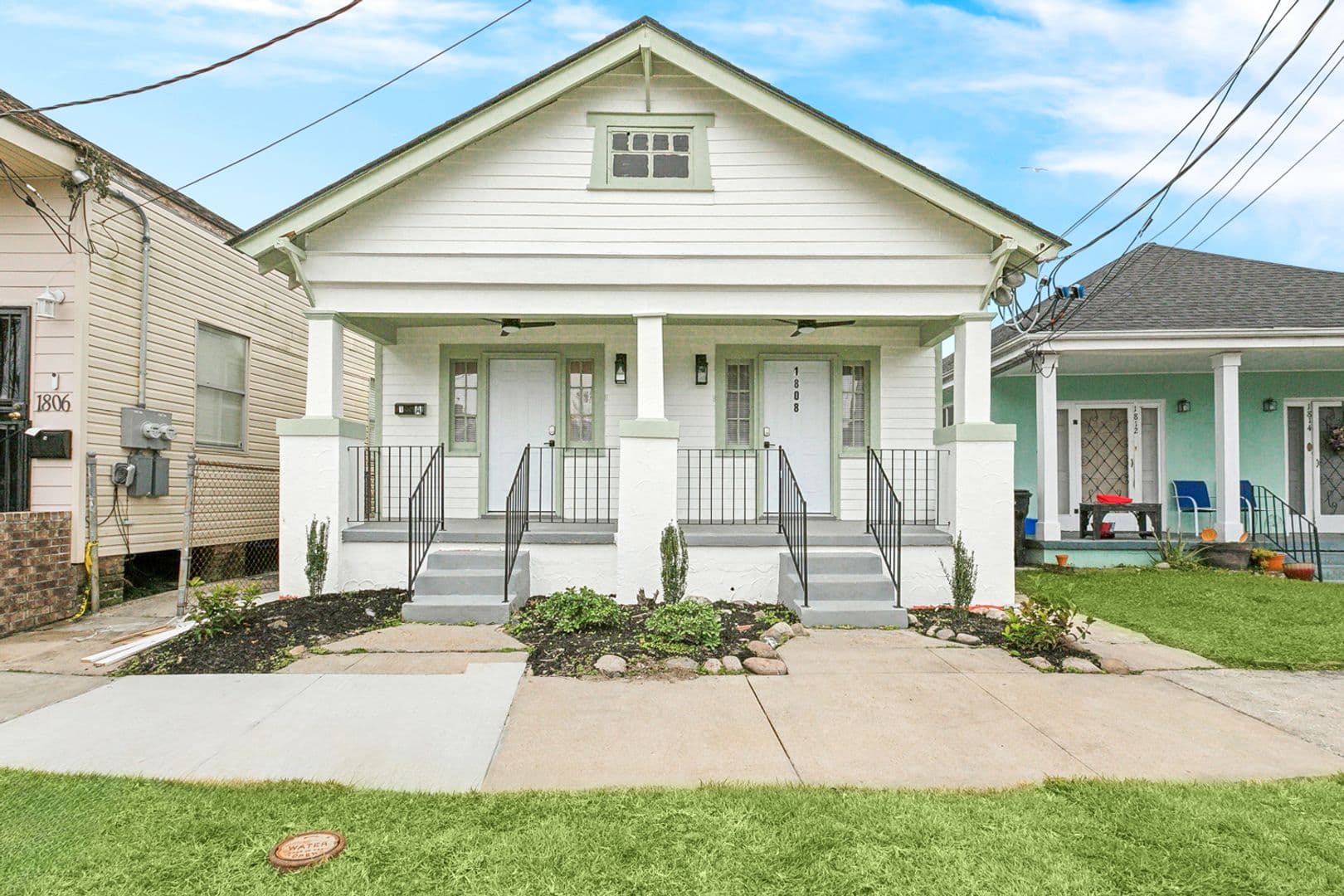 Spacious 3 Bedroom, 2 Bath Apartment with Modern Appliances 1 of 9