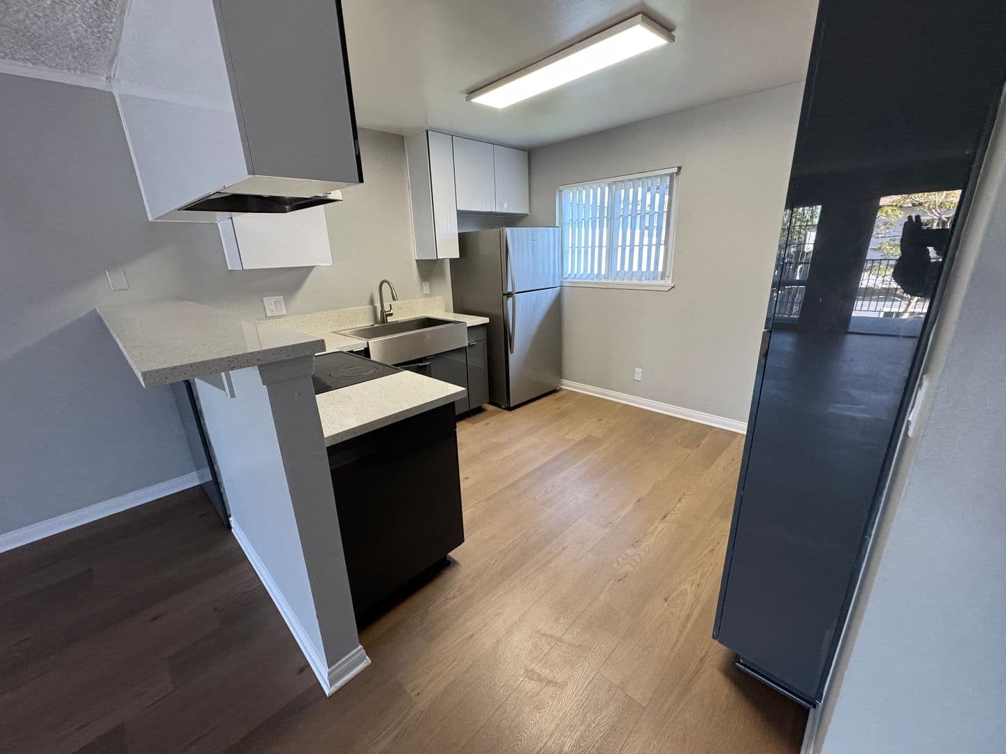 055 - Villa Del Sol Apartment Homes 1 of 6