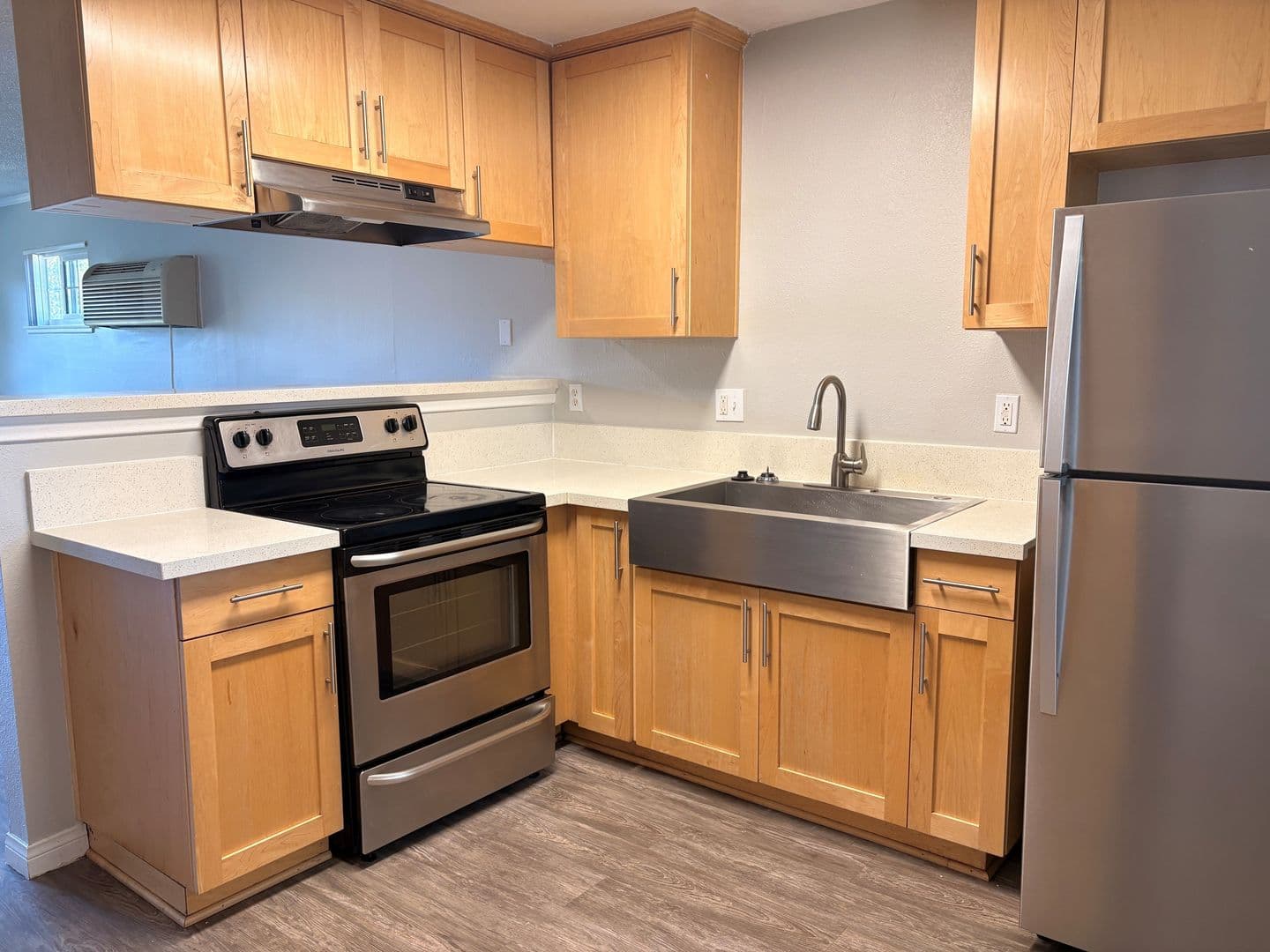 055 - Villa Del Sol Apartment Homes 1 of 7